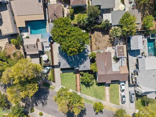 395 N Daisy Ave-50