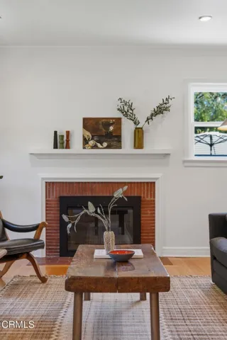 395 N Daisy Ave-13