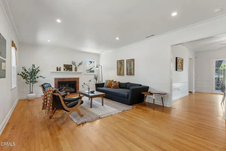 395 N Daisy Ave-10