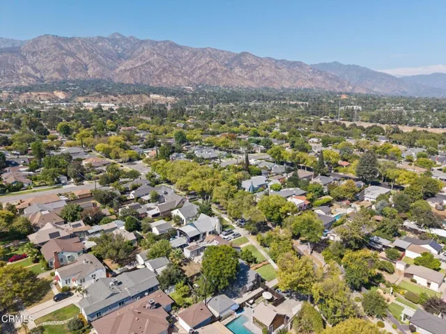 395 N Daisy Ave-53