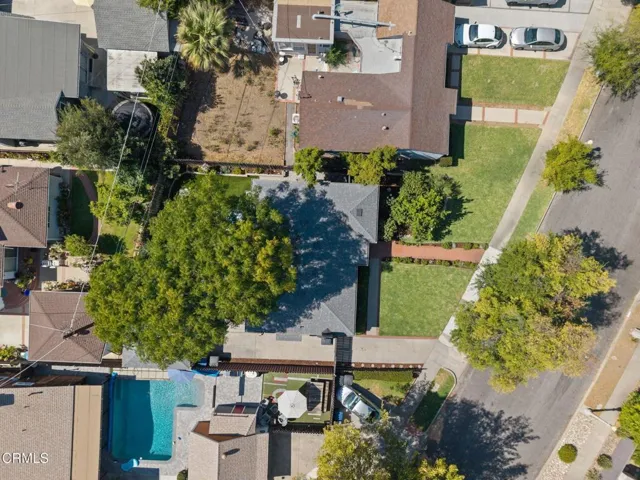 395 N Daisy Ave-51