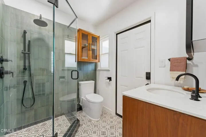 395 N Daisy Ave-29