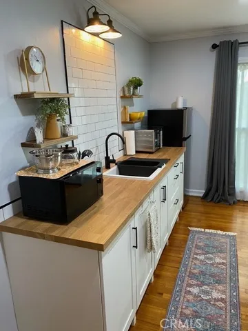 Guest quarter kitchenette
