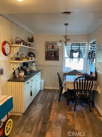 Main house breakfast nook