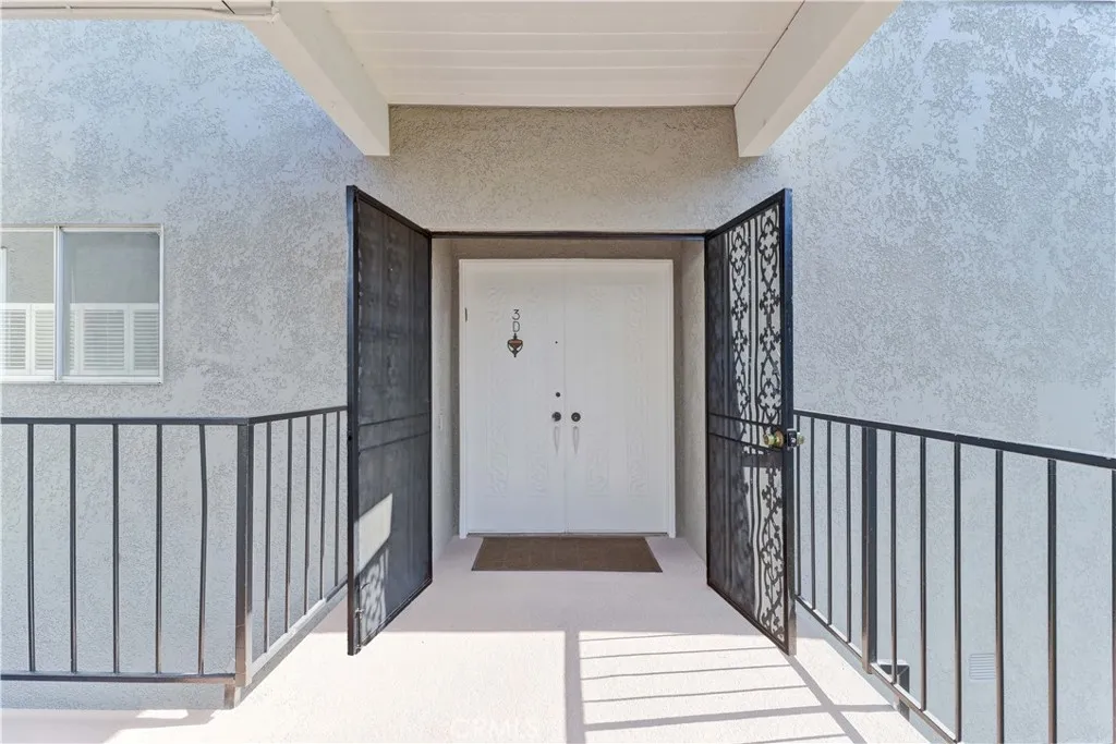 2404 Via Mariposa W 3d, Laguna Woods, California 92637 — photo 4