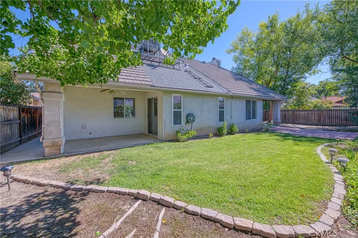 2231 E Pryor Drive, Fresno, California 93720