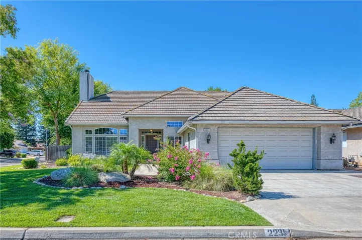 2231 E Pryor Drive, Fresno, California 93720