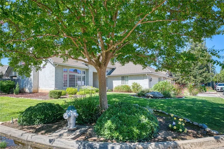 2231 E Pryor Drive, Fresno, California 93720