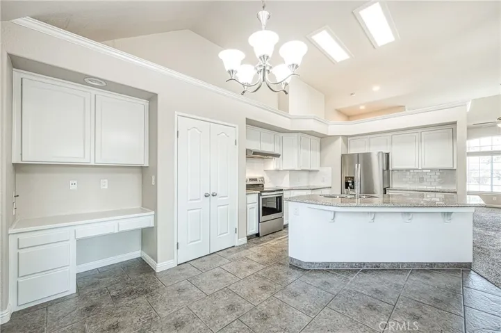 2231 E Pryor Drive, Fresno, California 93720
