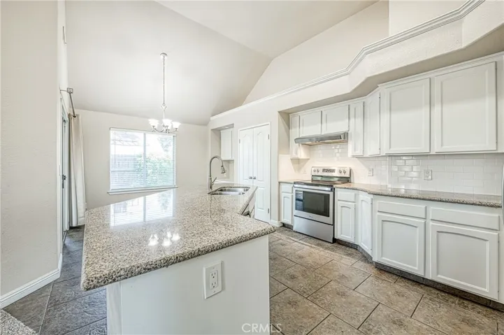 2231 E Pryor Drive, Fresno, California 93720