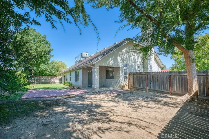 2231 E Pryor Drive, Fresno, California 93720