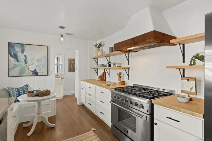 3853 Narragansett Ave., San Diego, California 92107