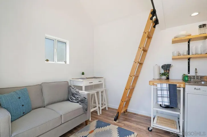 3853 Narragansett Ave., San Diego, California 92107