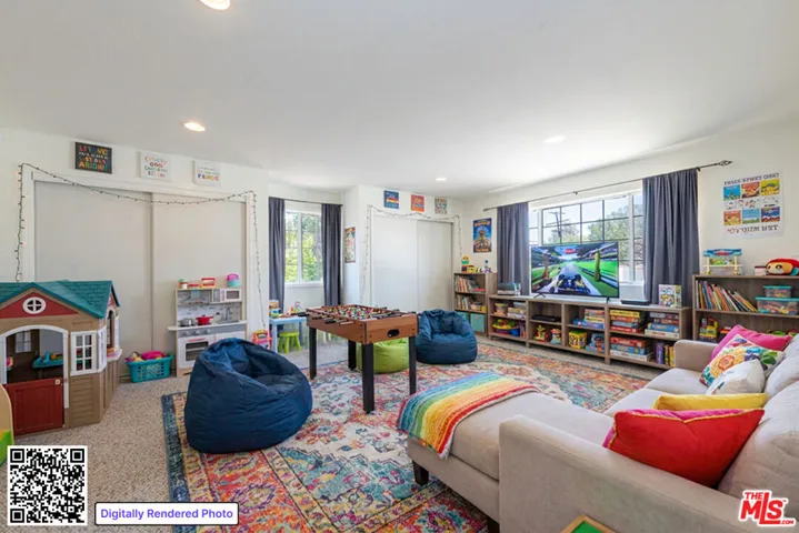 1110 Queen Anne Place, Los Angeles, California 90019