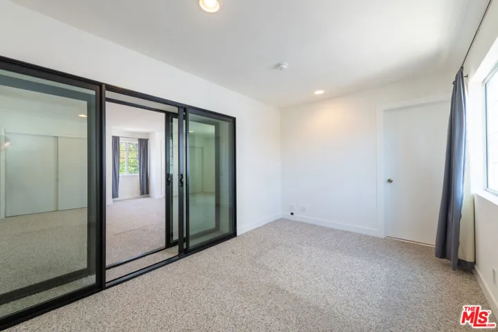 1110 Queen Anne Place, Los Angeles, California 90019