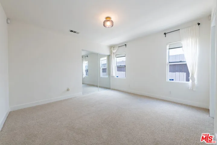 1110 Queen Anne Place, Los Angeles, California 90019