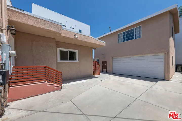 1110 Queen Anne Place, Los Angeles, California 90019