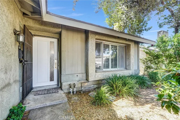 24389 La Glorita, Newhall, California 91321 — photo 4