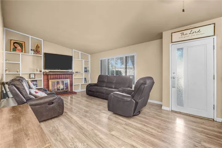 24389 La Glorita, Newhall, California 91321 — photo 5