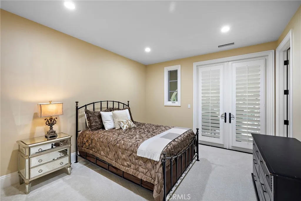 Downstairs Ensuite bedroom.