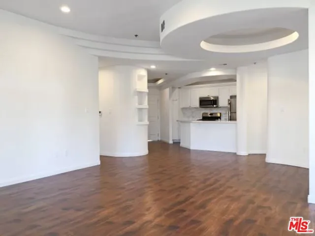 12712 Moorpark Street 103, Studio City, California 91604