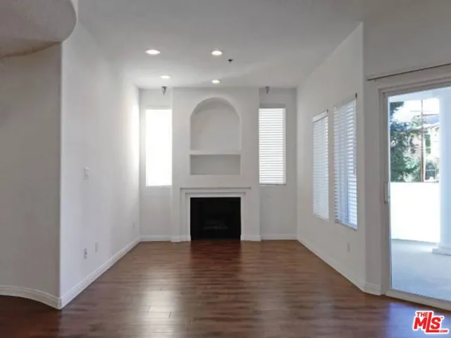 12712 Moorpark Street 103, Studio City, California 91604