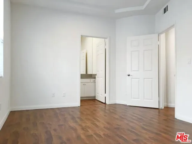 12712 Moorpark Street 103, Studio City, California 91604