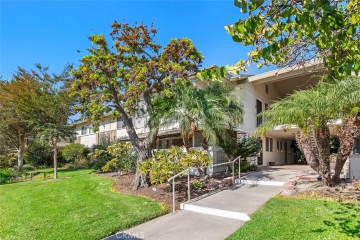 84 Calle Aragon P, Laguna Woods, California 92637