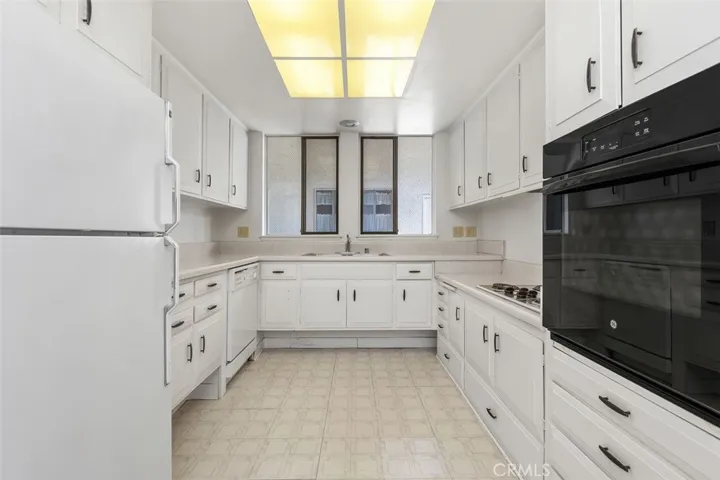 84 Calle Aragon P, Laguna Woods, California 92637