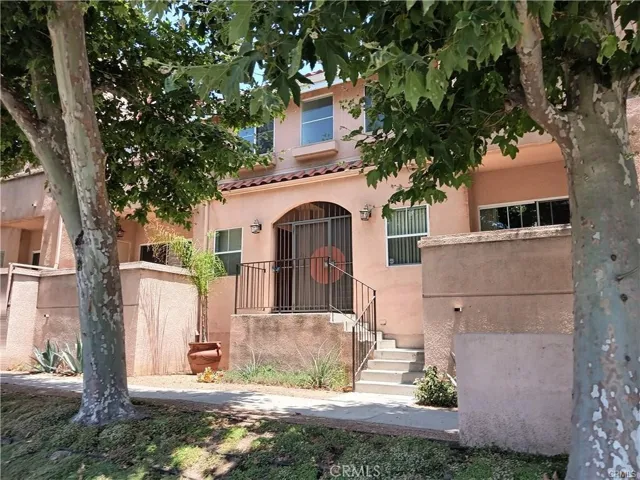 7320 Balboa Boulevard 205, Lake Balboa, California 91406