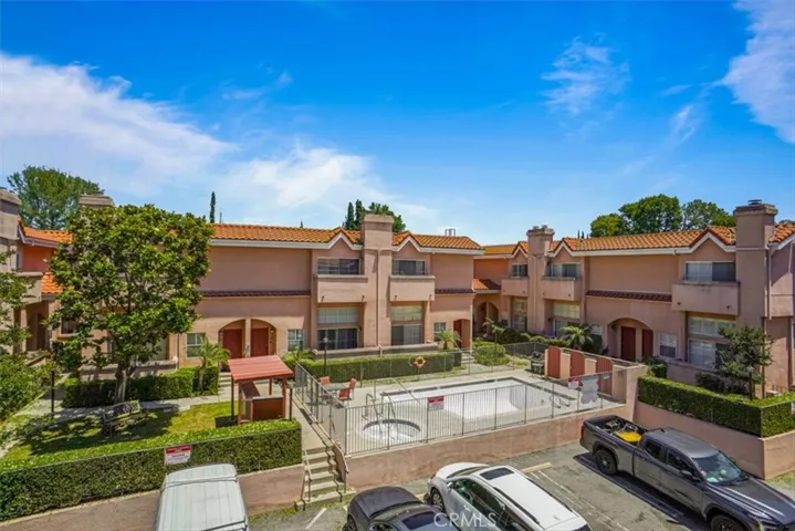 7320 Balboa Boulevard 205, Lake Balboa, California 91406