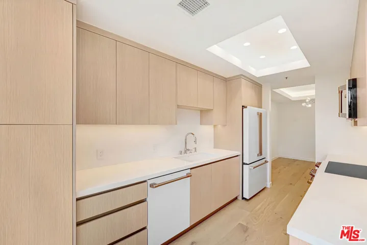 2112 Century Park Lane 301, Los Angeles, California 90067