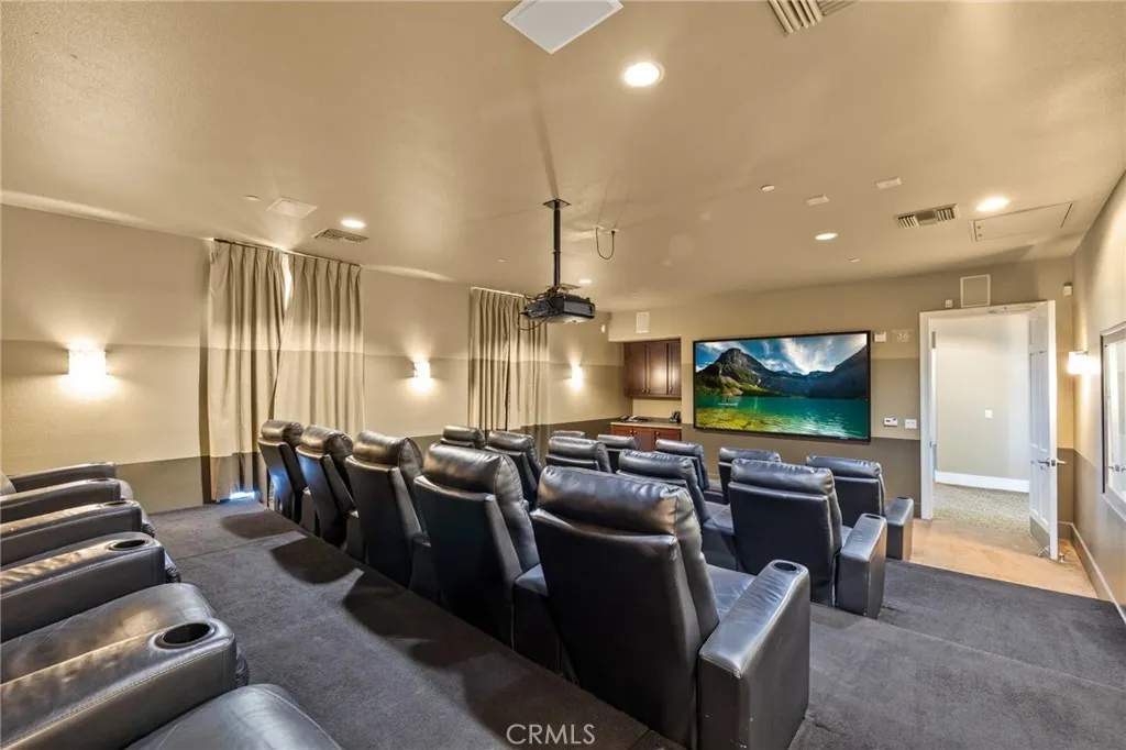 HOA Amenity: Movie theater.