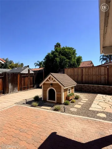 Virtually enhance to show a pet house-currently 4 metal post frame to build