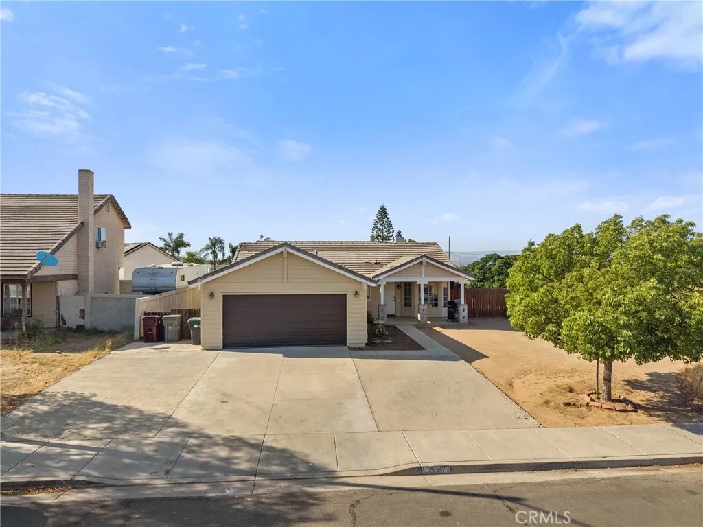 23248 Wildwood Ln
