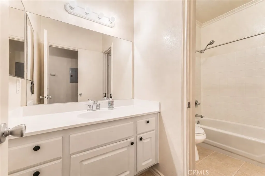 300 N El Molino Avenue 117, Pasadena, California 91101 — photo 4
