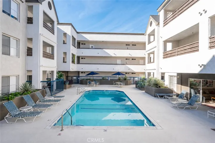 300 N El Molino Avenue 117, Pasadena, California 91101