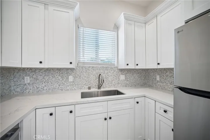1956 N Ontario Street 101, Burbank, California 91505