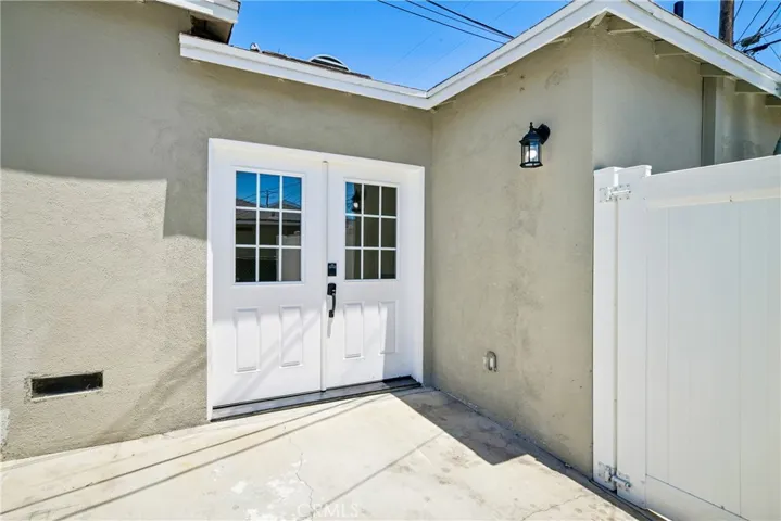 1956 N Ontario Street 101, Burbank, California 91505