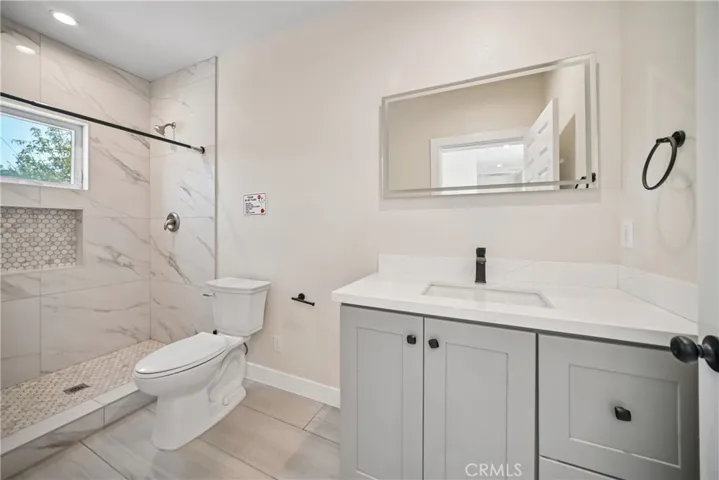 1956 N Ontario Street 101, Burbank, California 91505