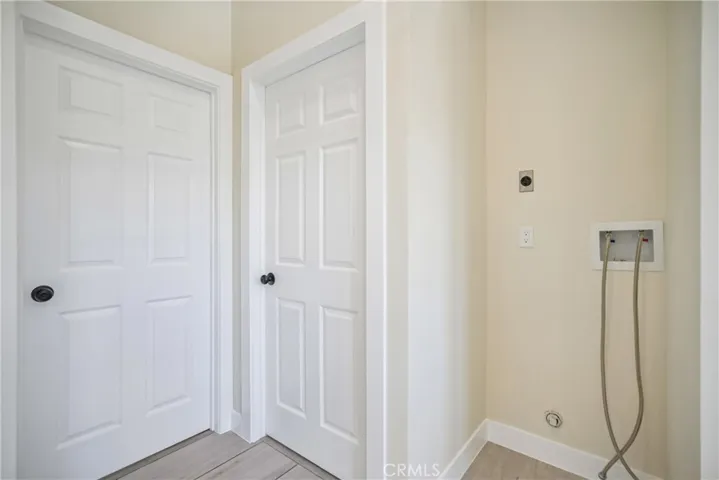 1956 N Ontario Street 101, Burbank, California 91505
