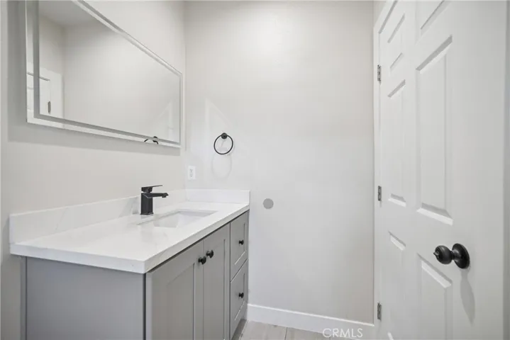 1956 N Ontario Street 101, Burbank, California 91505