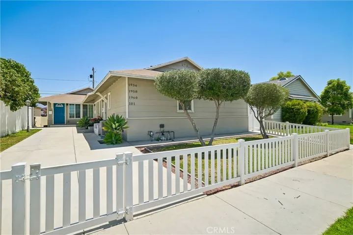 1956 N Ontario Street 101, Burbank, California 91505