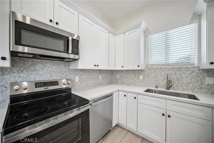 1956 N Ontario Street 101, Burbank, California 91505