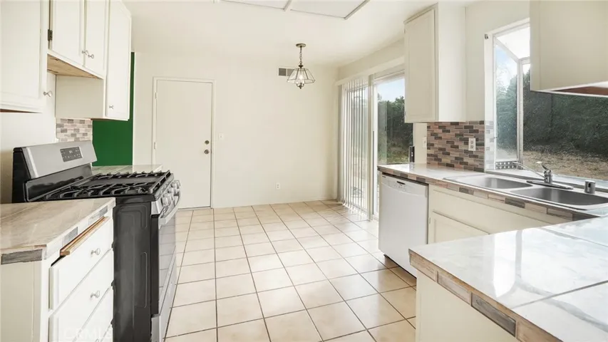 42126 Roanoake Street, Temecula, California 92591