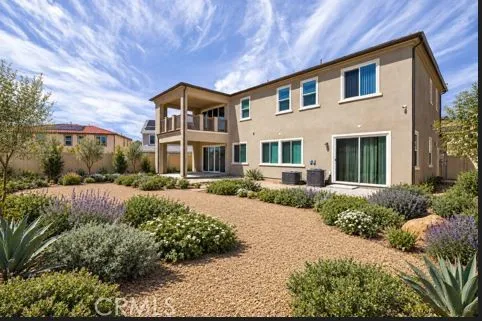 THIS BACK YARD CAN BE INSTALED THIS BACK YARD CAN BE INSTALED