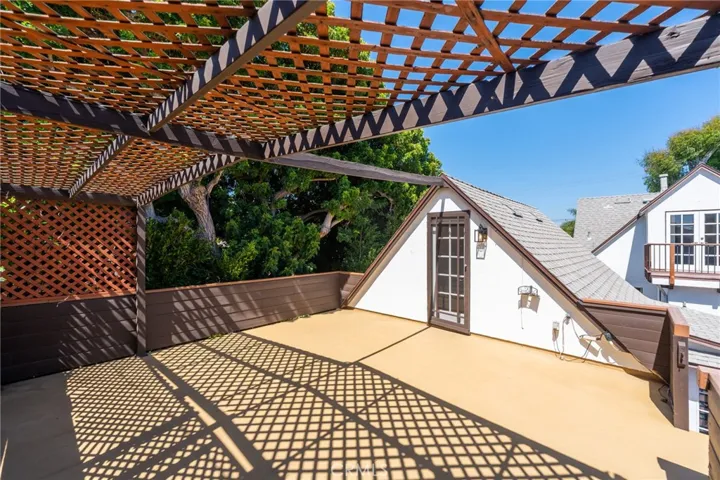 1305 Oak Avenue, Manhattan Beach, California 90266