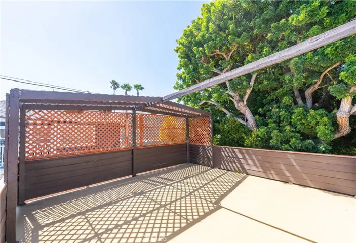 1305 Oak Avenue, Manhattan Beach, California 90266