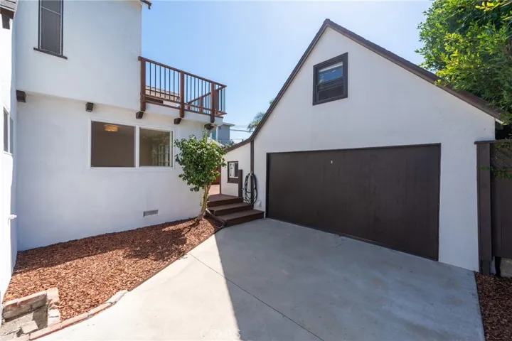 1305 Oak Avenue, Manhattan Beach, California 90266
