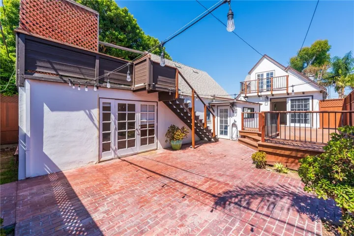 1305 Oak Avenue, Manhattan Beach, California 90266